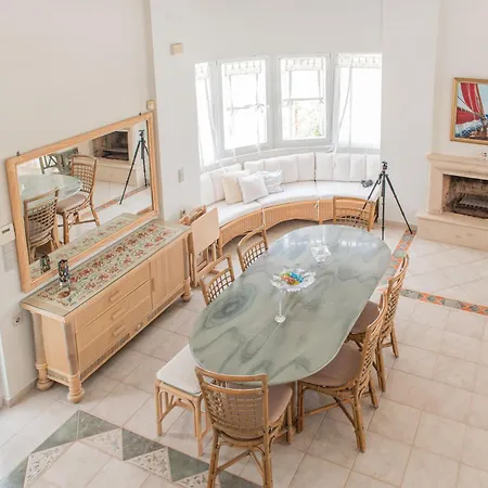 The House Villa